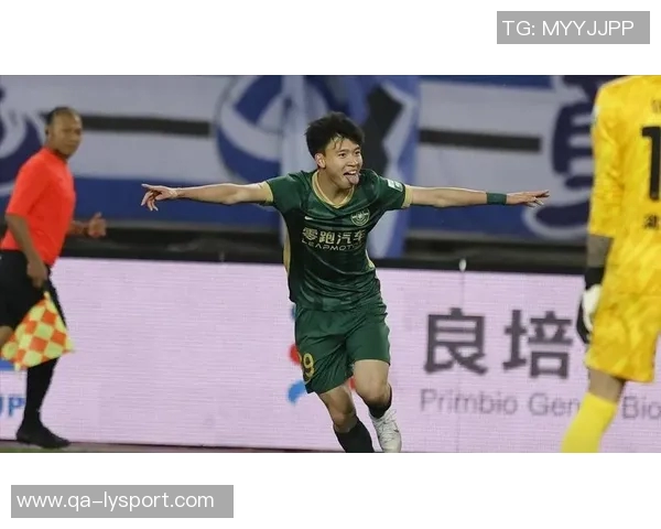 王钰栋精准传球助攻李新翔单刀机会可惜未能把握住